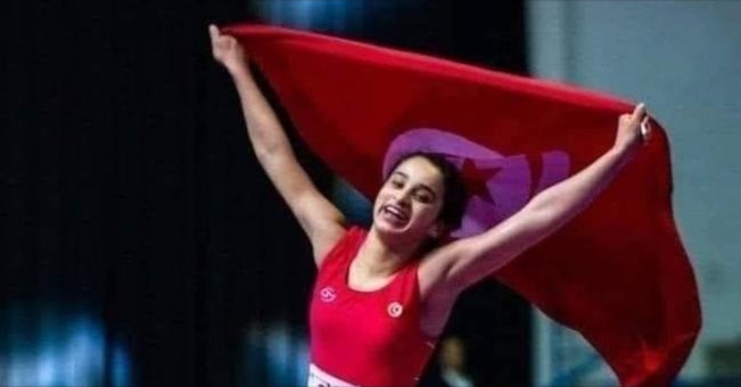 بطلة المصارعة التونسية عبير زروقي تهرب من تربص المنتخب بفرنسا بهدف “الحرقة”