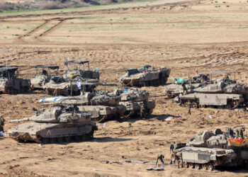 جيش الإ.حتلا.ل يعلن إصابة ضابط و4 جنود بغزة￼