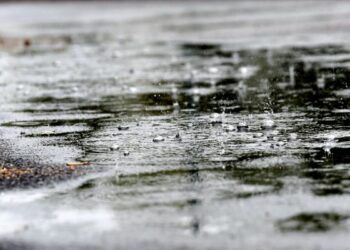 اليوم: طقس كثيف السحب وأمطار ببعض المناطق