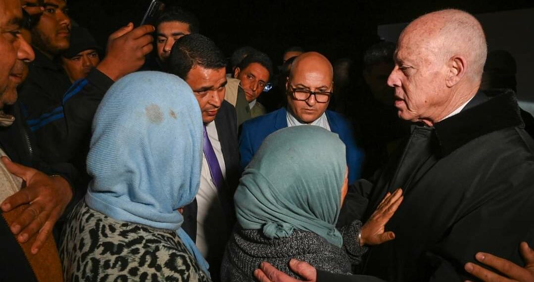 سعيّد يستمع لمشاغل المواطنين بقفصة والقصرين