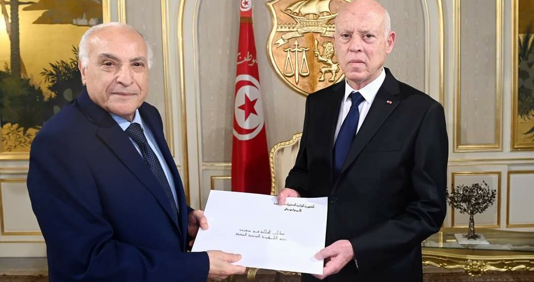 سعيّد يتلقى رسالة خطية من نظيره الجزائري عبد المجيد تبّون