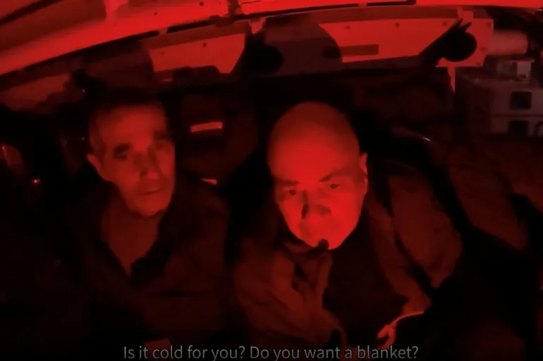 الأ..سير.ان اللذان حررتهما إسرائيل: كنا عند عائلة في رفح ولم نتعرض للتعذ.يب