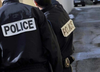 3 جرحى في عملية طعن بباريس