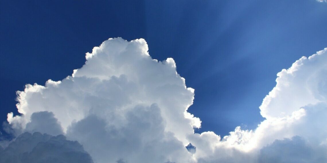 طقس اليوم: مغيم جزئيا والحرارة بين 18 و23 درجة