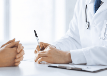 العاصمة وجندوبة: الإحتفاظ بـ3 أطباء وصاحب صيدليّة بعد حجز 993 قرصا مخدرا مسلّما بوصفات طبية