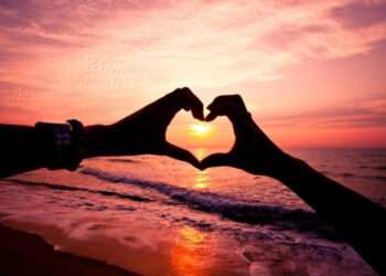 في عيد الحب…هل  غّيرت مواقع التواصل الإجتماعي الحبّ؟