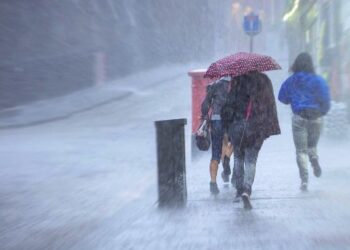 اليوم: أمطار بالشمال الغربي ورياح قوية