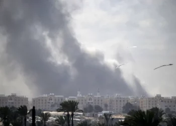 الجيش الإسرائيلي يكثف القصف على جباليا وخان يونس ويحاصر مدينة حمد