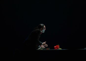 قراءة في مسرحية “آخر البحر” للفاضل الجعايبي: “المكان الذي لا يُؤنث لا يُعَوّلُ عليه”(07 من 10)