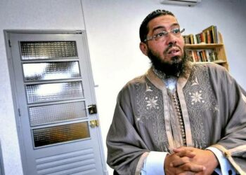 بعد خطاب وصف بالمعادي لفرنسا: القضاء الفرنسي يؤيّد قرار ترحيل الإمام التونسي