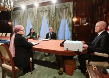 قيس سعيّد: “الأبواب فُتّحت أمام من أراد جادا أن يعيد للشعب أمواله”