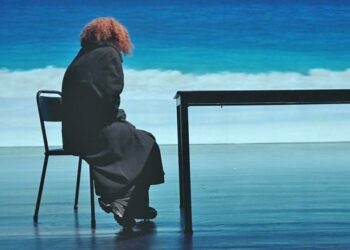 قراءة في مسرحية “آخر البحر” للفاضل الجعايبي: “المكانُ الذي لا يُؤنّثُ لا يُعَوّلُ عليه” (05 من 10)