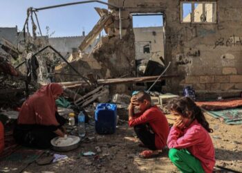 دخلت شهرها الخامس: الحرب على غزة، حرب سقوط الأقنعة والنّفاق والفِصام     