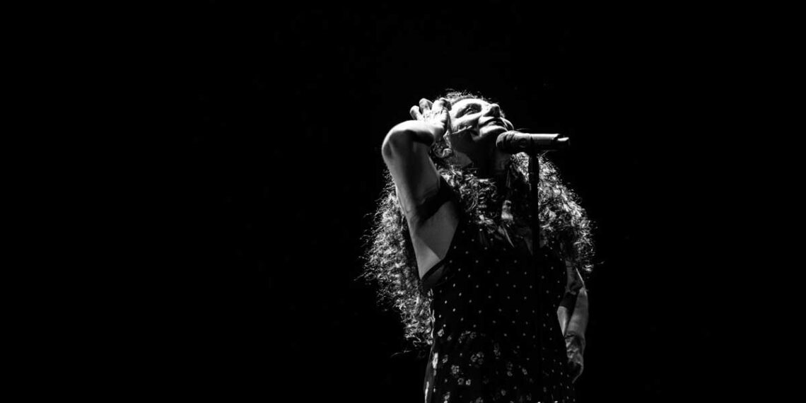 قراءة في مسرحية “صَـــــــــــــــمْتْ”  لسليمان البسام: انفجار في مرفأ أرسطو أم عودة المسرح إلى حمضه النووي؟ (02 من 02)