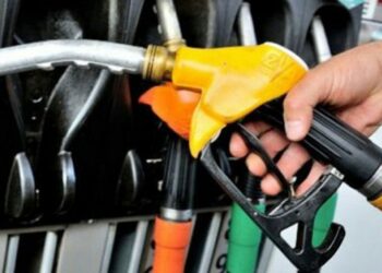 إضراب عن العمل بيومين في قطاع نقل المحروقات