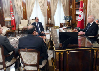 رئيس الجمهورية يشدد على ضرورة التصدي لظاهرة الاحتكار والترفيع في الأسعار