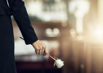 شارات أحمد الحمروني: ولا عزاء   