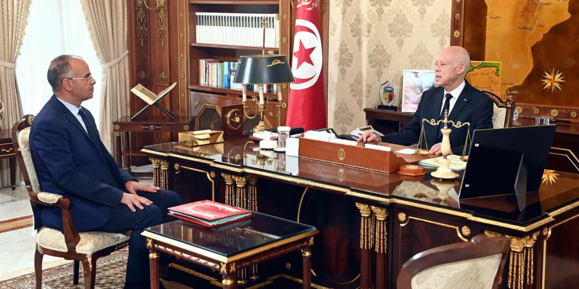 قيس يؤكد على ضرورة التناغم والانسجام في العمل الحكومي