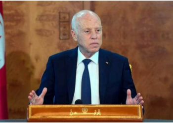 سعيّد لدى اشرافه على مجلس الوزراء: فرض احترام القانون لإنهاء الاحتكار وغياب المواد الأساسية