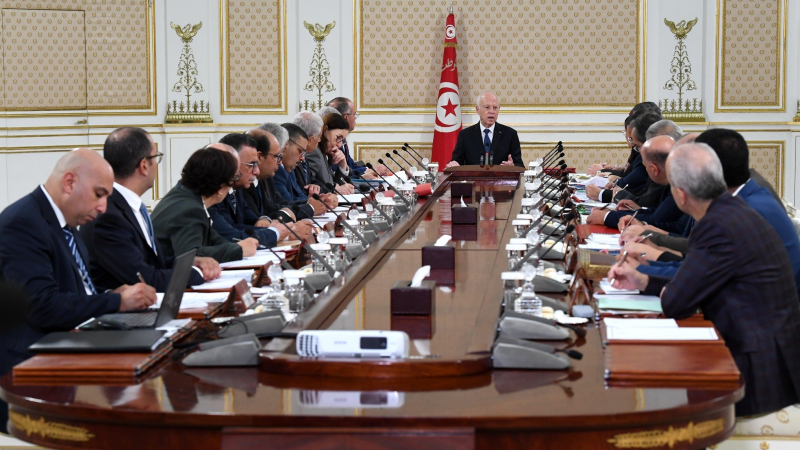 بإشراف رئيس الجمهورية: مجلس الوزراء يتداول في مشاريع أوامر ومنها المتعلقة بإحداث مدينة الاغالبة الطبيّة بالقيروان