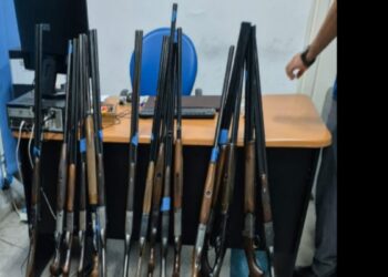 مصالح الديوانة بحلق الوادي تحبط عملية تهريب 83 بندقية صيد