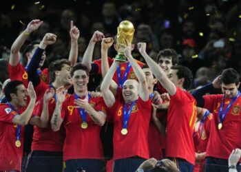 انييستا، أحد رموز “التيكي-تاكا” يعلن اعتزاله