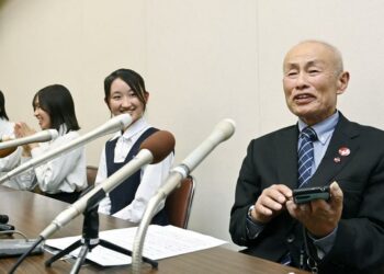 الفائز بجائزه نوبل للسلام: وضع أطفال غزه اليوم مثل وضع أطفال اليابان في نهاية الحرب العالميه الثانيه