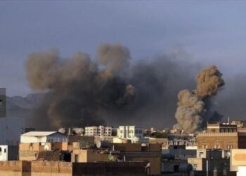 غارات أمريكية وبريطانية على مواقع للحوثيين في اليمن