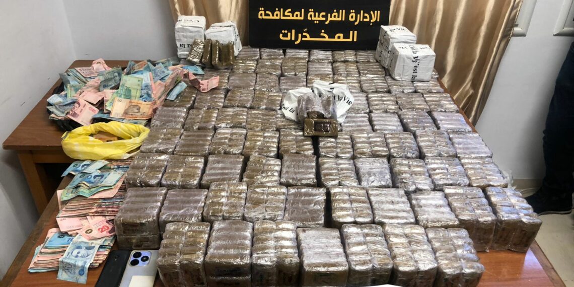 تفكيك شبكة لترويج المخدرات بحي التضامن بالعاصمة