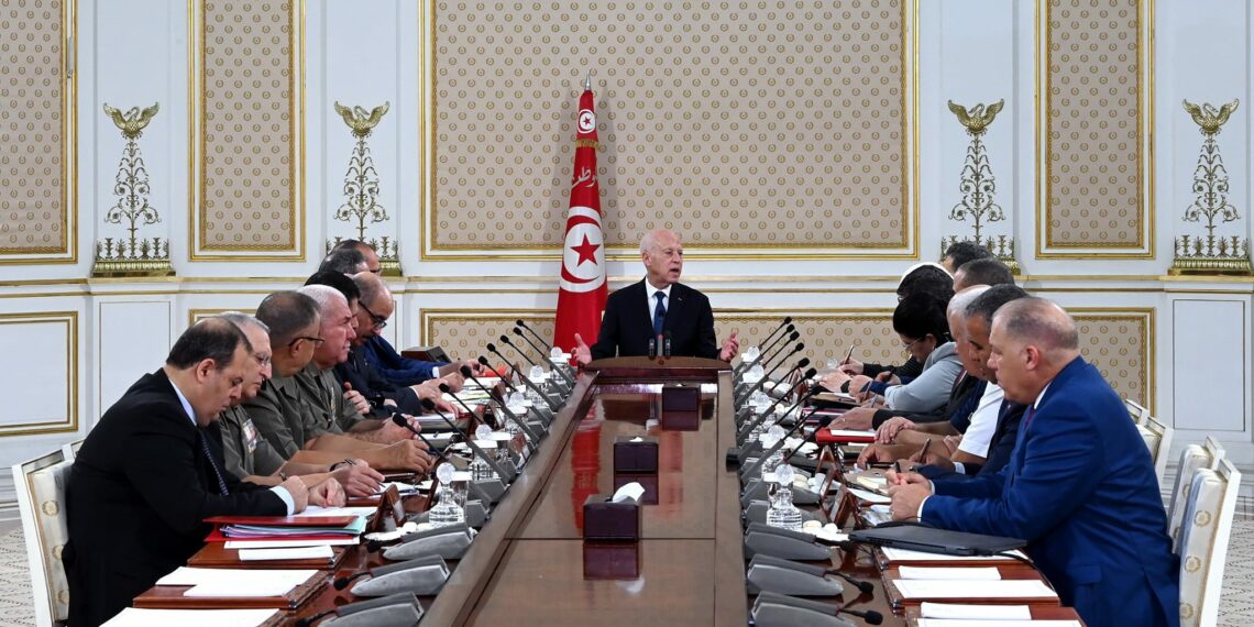 الرئيس سعيّد يُؤكّد ضرورة مضاعفة العمل لتأمين العودة الطوعية للمهاجرين غير النظاميين