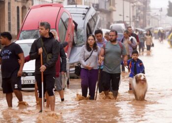 الأمطار الطوفانية في شرق اسبانيا تتسبب في 140 حالة وفاة