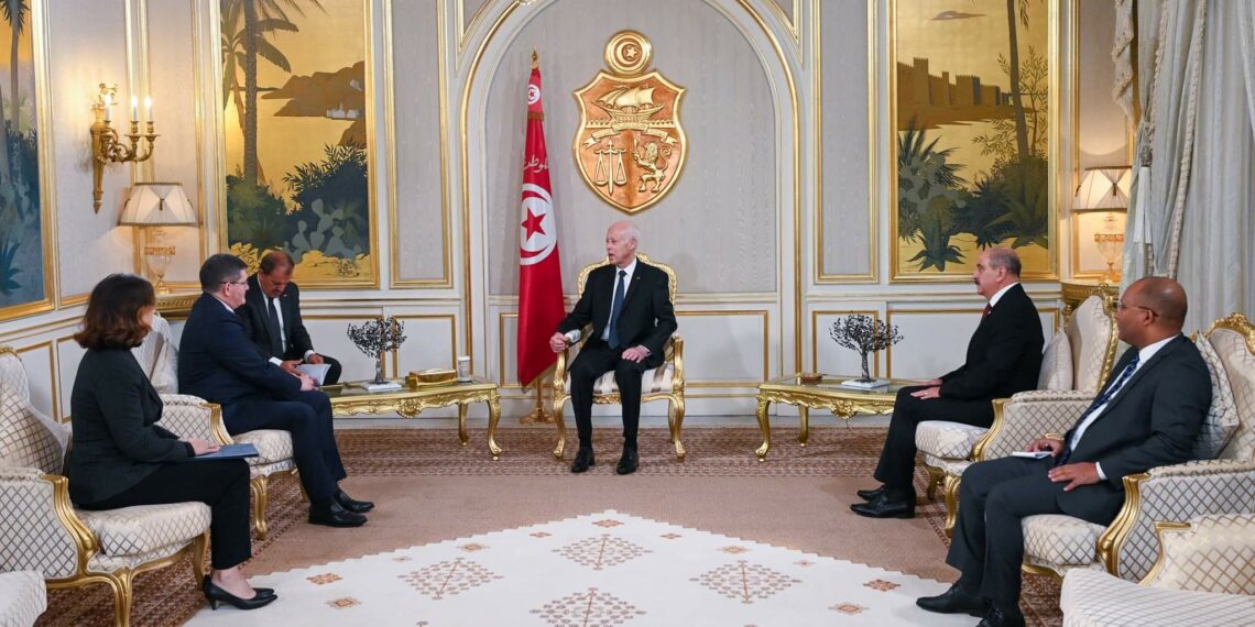 رئيس الجمهورية يتسلّم أوراق اعتماد عدد من السفراء الجدد بتونس