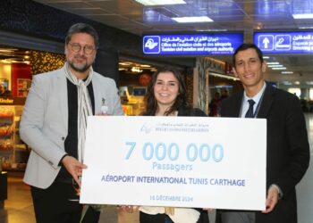 مطار تونس يحتفي ببلوغ 7 ملايين مسافر