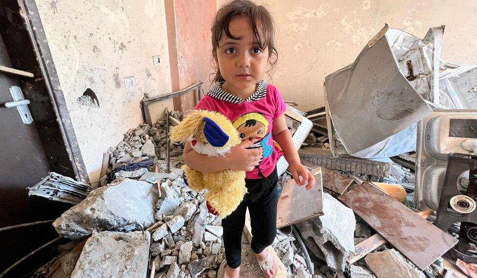 اطفال غزّة يتجمّدون حتى الموت