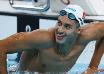 السباح احمد الجوادي يحرز على على برونزية سباق 800م الجوادي