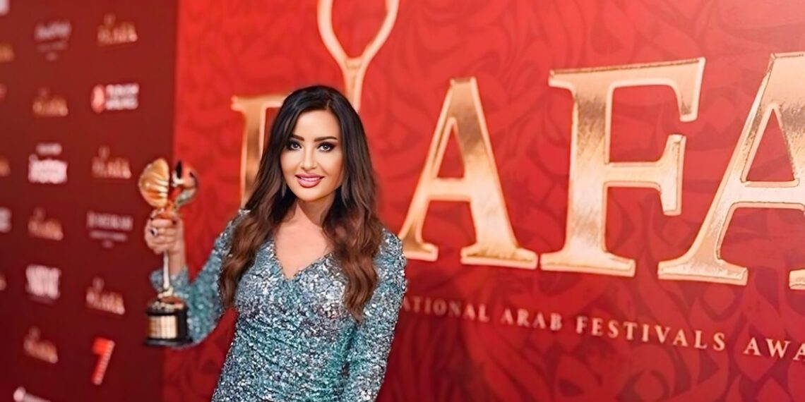 لطيفة العرفاوي تتحصل على جائزة افضل البوم 2024 ”بمفيش ممنوع ”