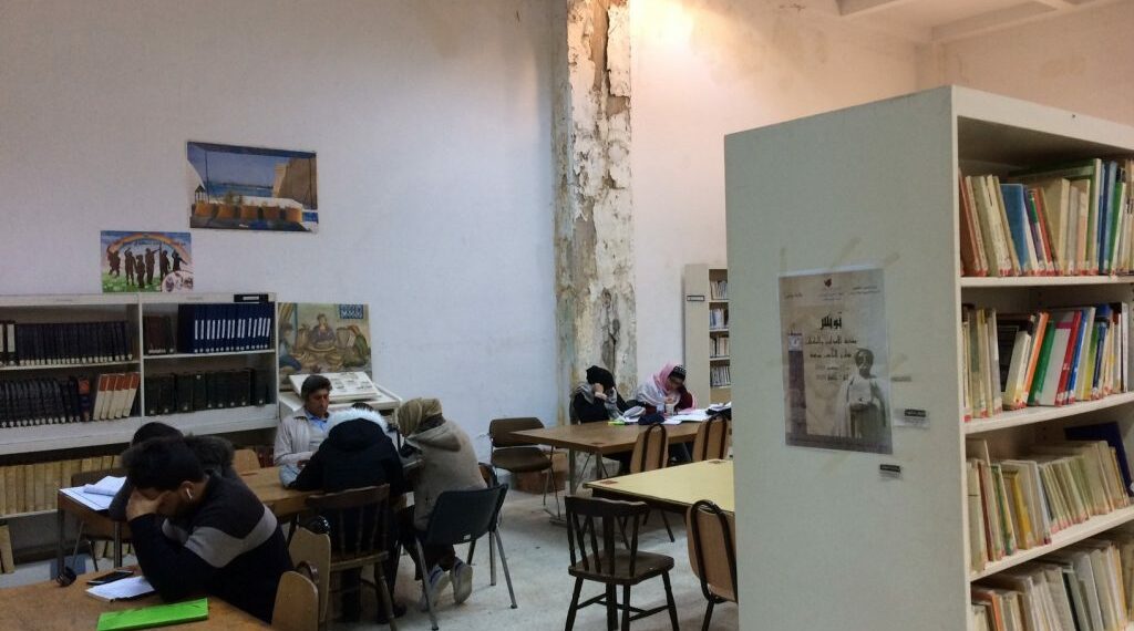 إشارات أحمد الحمروني:  المكتبة التفاعليّة