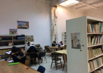 إشارات أحمد الحمروني:  المكتبة التفاعليّة