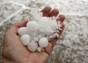 بسبب الامطار والتقلبات الجوية تعليق الدروس مساء اليوم في عين دراهم وغار الدماء