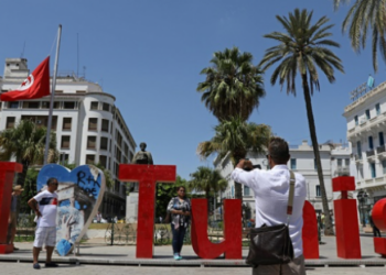 وزير السياحة: عدد السياح تجاوز ال10 ملايين في سنة 202