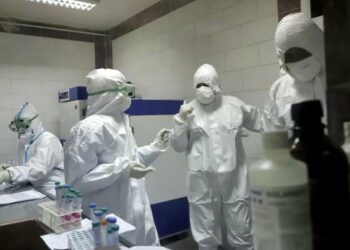 صحّة: هل “نشأ” فيروس كوفيد-19 داخل مخبر؟