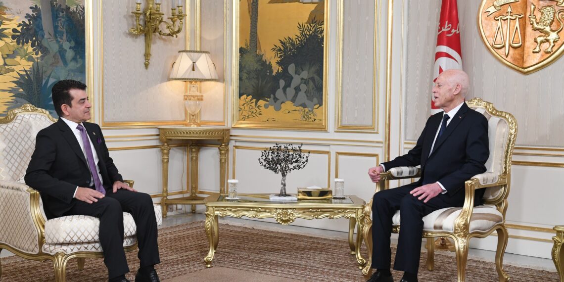 الرئيس قيس سعيد يستقبل المدير العام لمنظمة العالم الإسلامي للتربية والعلوم والثقافة (الايسيسكو)