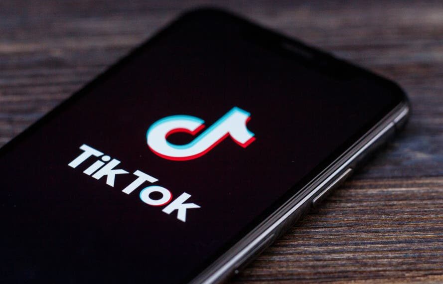 دونالد ترامب أعلن انه سيصدر أمرا يسمح ل”توك توك”بمواصلة العمل