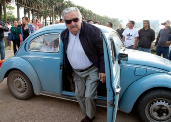 إشارات أحمد الحمروني:  موخيكا ومانديلا ونحن