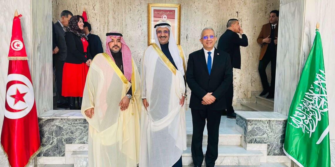 توقيع عقد إنجاز مشروع إنشاء مستشفيين محليين في تونس بتمويل من الصندوق السعودي للتنمية