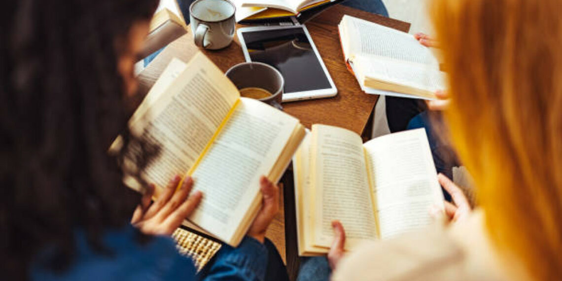 موعد الخميس: أن تقرأ الكتاب! والكتاب حيّ!