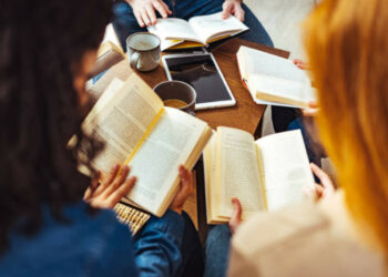 موعد الخميس: أن تقرأ الكتاب! والكتاب حيّ!