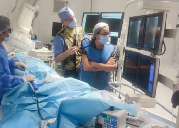 الأولى في العالم: نجاح عمليّة استئصال الارتجاف الأذيني لمريض بقلب اصطناعي في مستشفى الرابطة