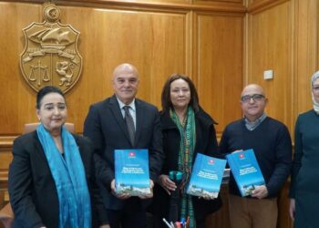 ثقافة: توقيع ملف ترشيح مدينة سيدي بوسعيد على لائحة التّراث العالمي