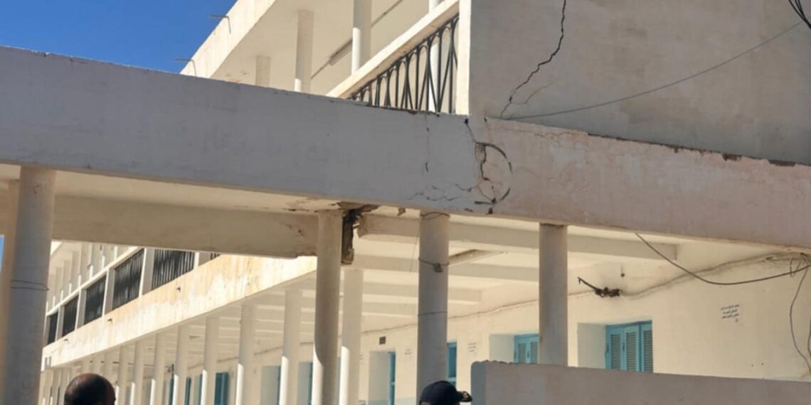 جهات-المكناسي-سيدي بوزيد: سقوط جزء من سقف اصطناعي بسبب الرجّة